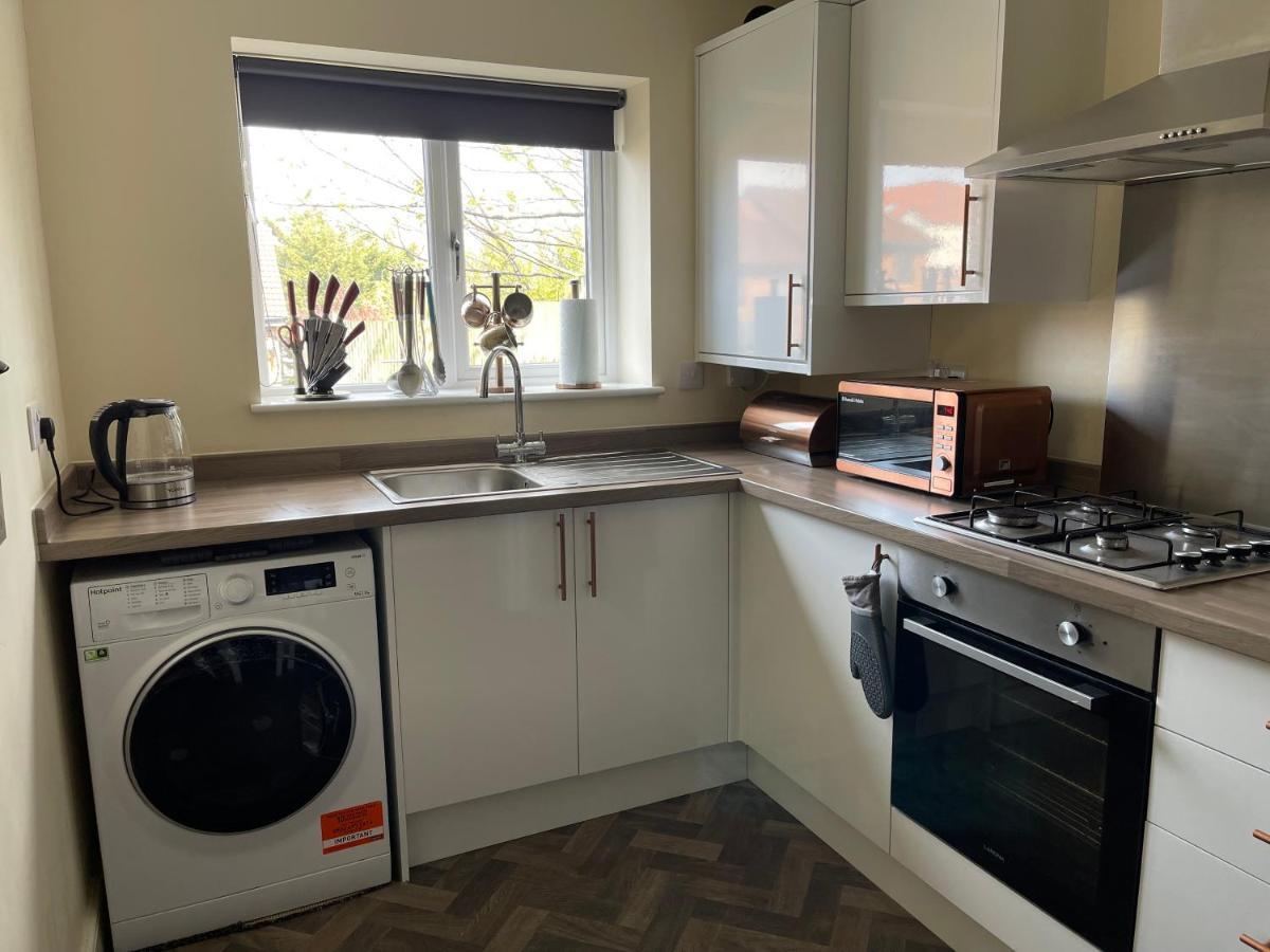 Cheerful 3 Bedroom Town House With Hot Tub - Blackpool