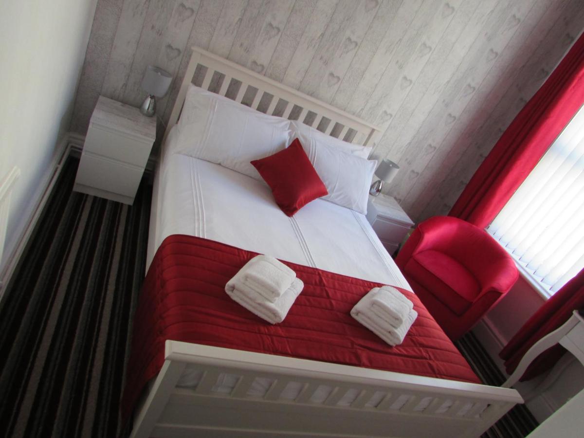Manor Grove Bed & Breakfast - Blackpool