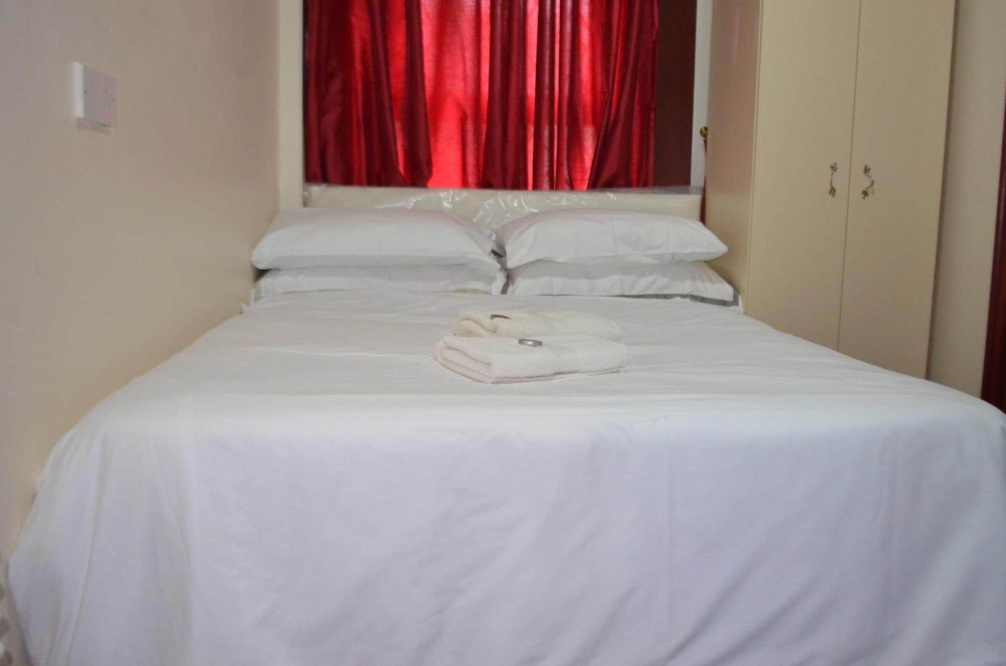 Lyndhurst Hotel
